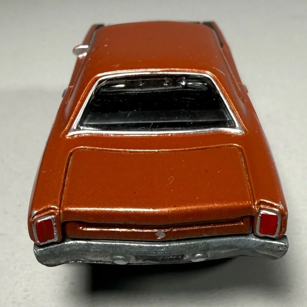 Johnny Lighting 1969 Plymouth Roadrunner Die-Cast 1:64